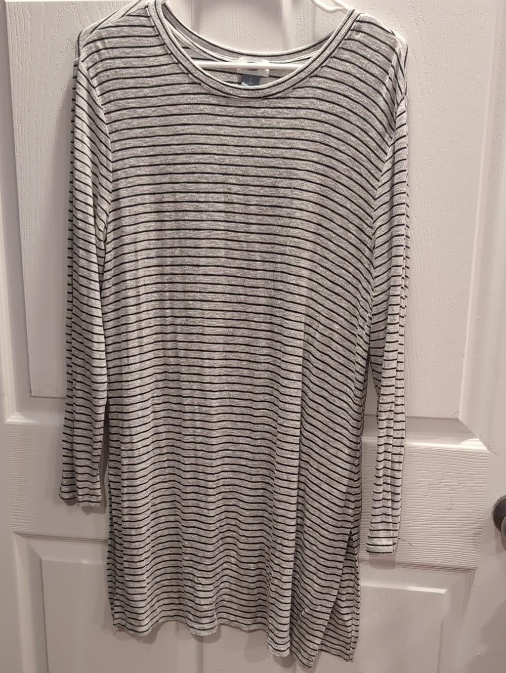 Old Navy Gray and White Striped Long Sleeve Tunic L Tall